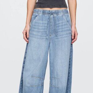 Mid Rise UltraSoft Easy Horseshoe Jeans EUC